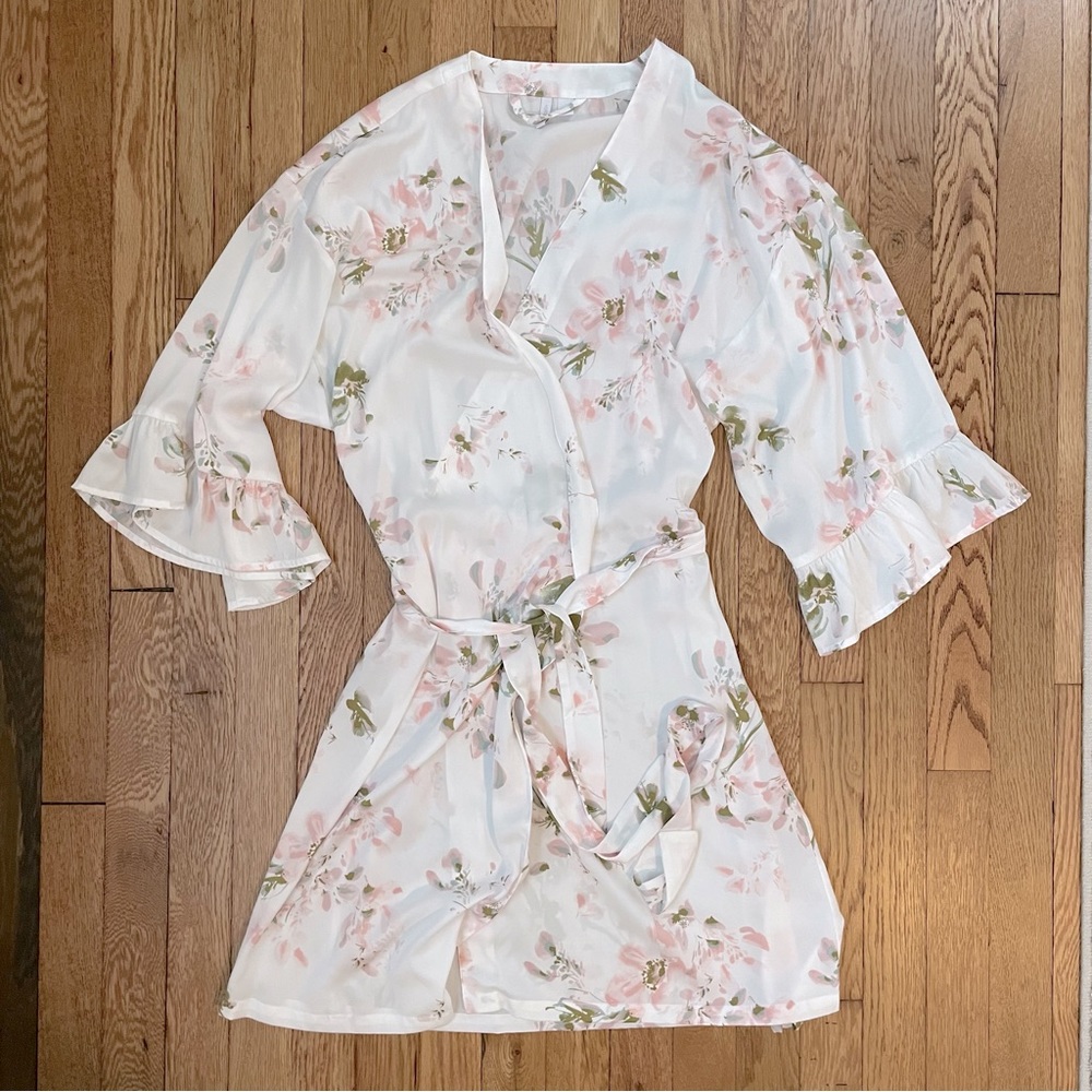 Nordstrom White Floral Getting Ready Robe / Bride or Bridesmaids